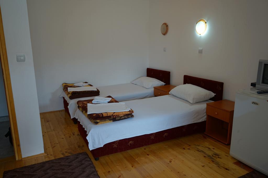 Lovac II Hotel Zabljak  Bagian luar foto