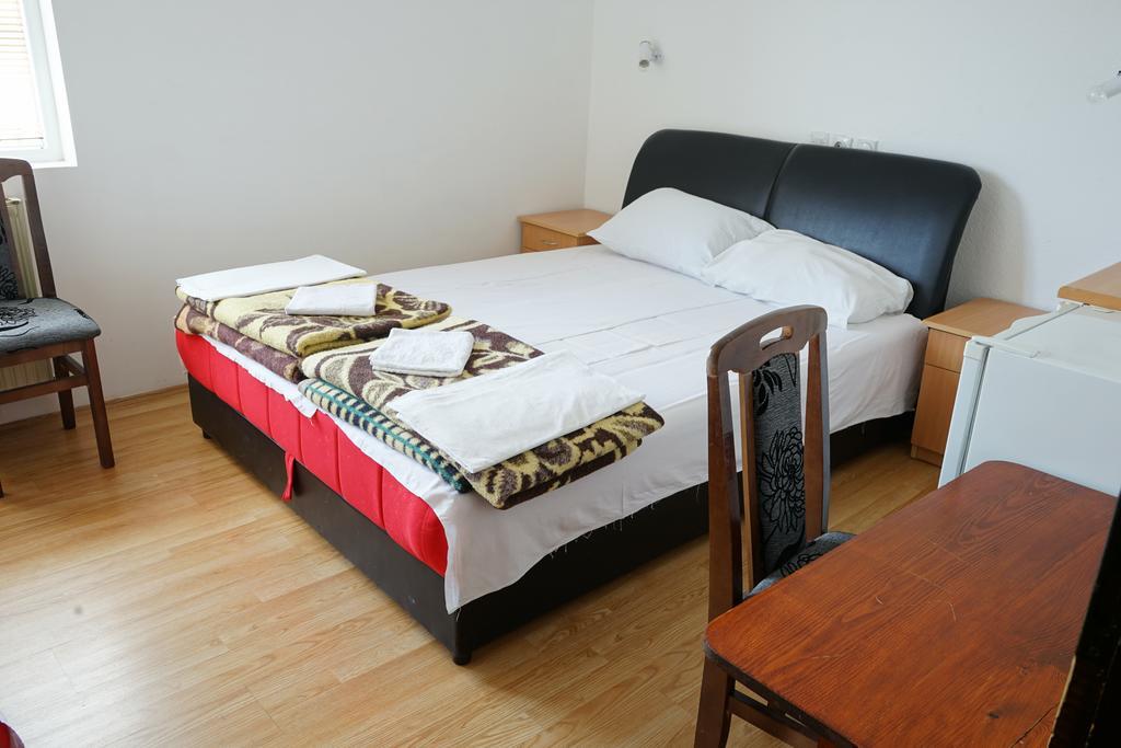 Lovac II Hotel Zabljak  Bagian luar foto