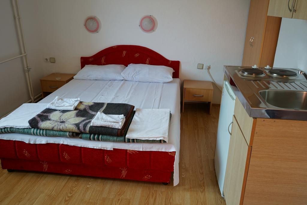 Lovac II Hotel Zabljak  Bagian luar foto